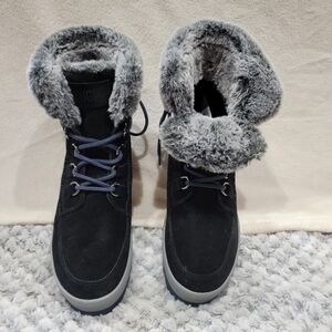 Cougar Black Boots with Gray Fur Lining